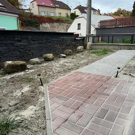 Na Hejtmánce U Letiště V Mladé Boleslavi Apartmán *